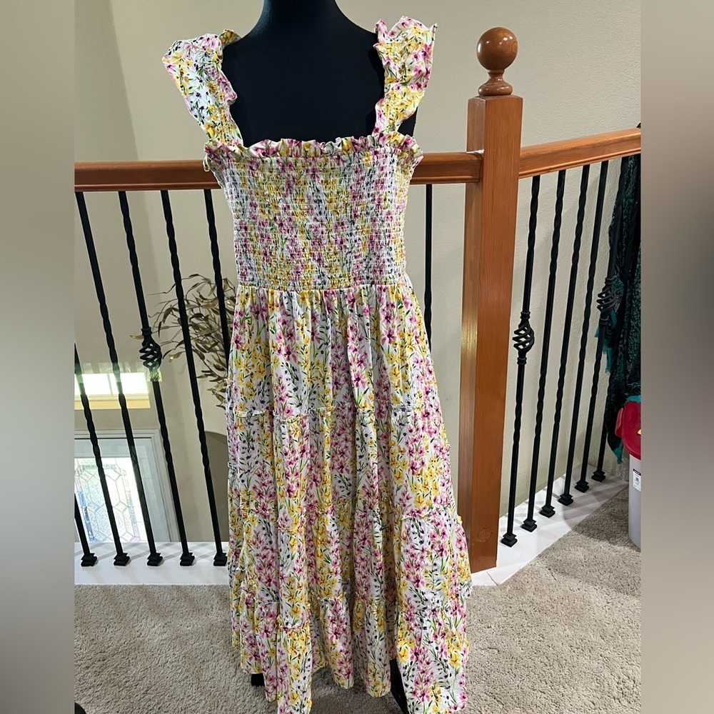 CROWN & Ivy TIERED Floral Smocked Sundress with Ruffled Straps SIZE XL